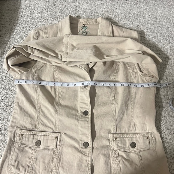 Frank Walder Chic Women's Cream Blazer - Picture 6 of 9